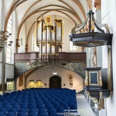 Die Paterskirche mit König-Orgel