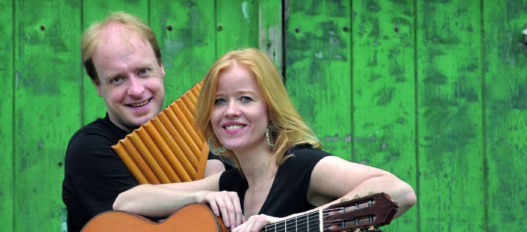 Matthias Schlubeck (Panflöte) & Eva Beneke (Gitarre)