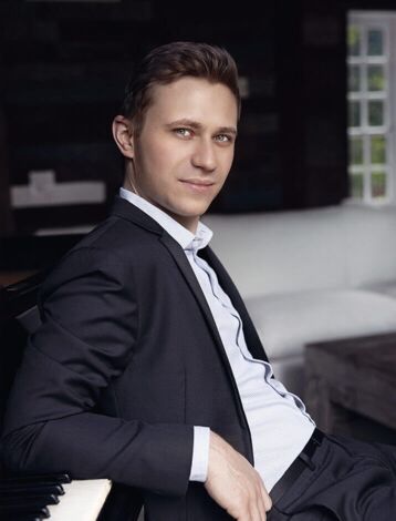 Dmytro Choni (Klavier)